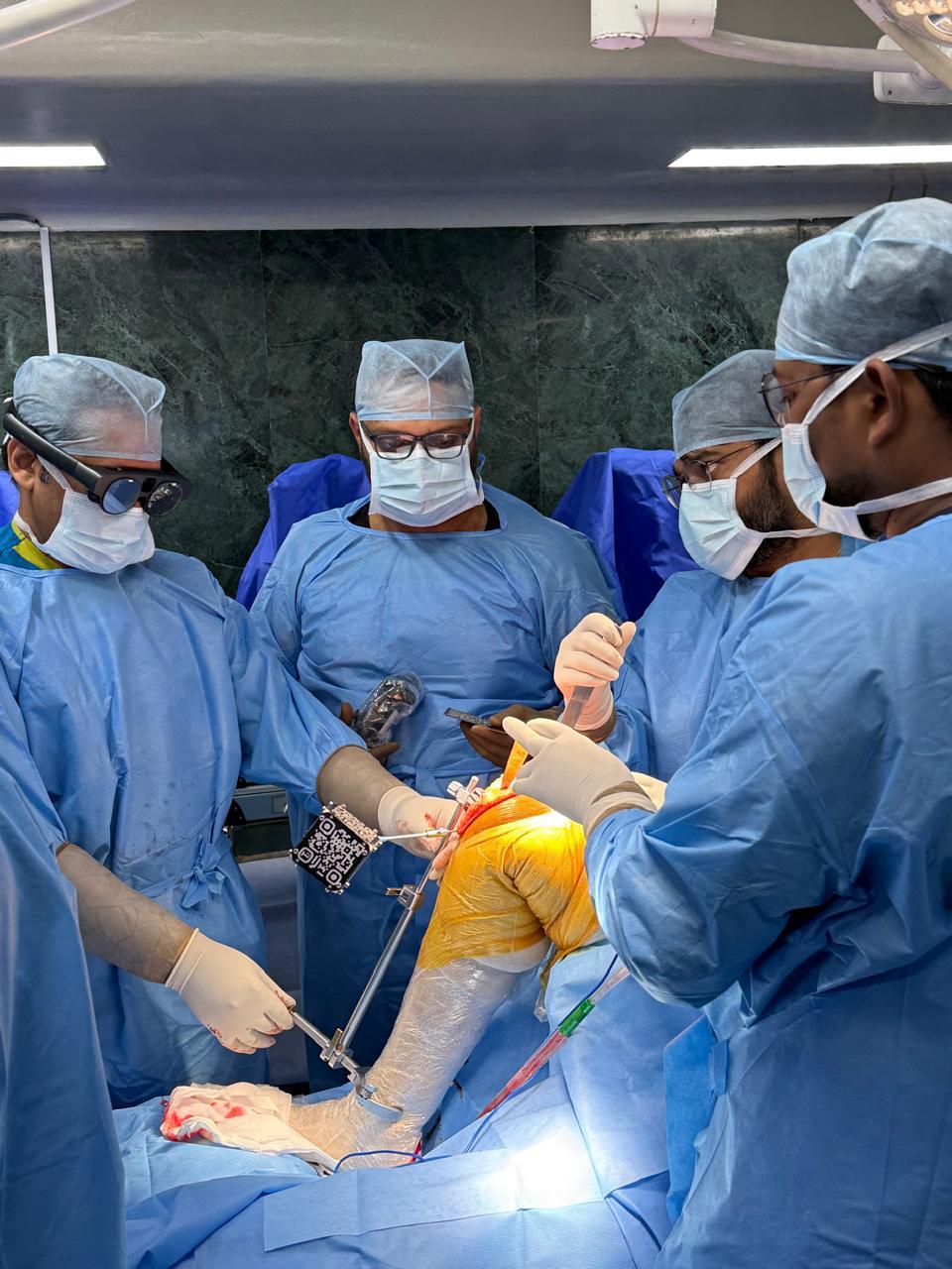 ARTHRO3D surgical team performing knee replacement.